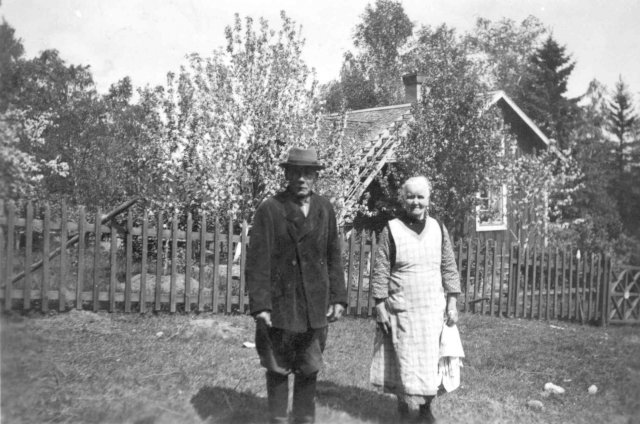 1 Karl-Algot &amp; Aina Elina Boström, Thorsvik 1930